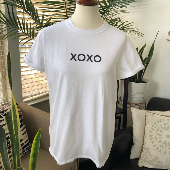 COPY - White XOXO tee - Picture 2 of 5